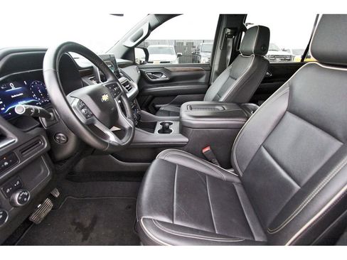 Used 2024 Chevrolet Suburban Premier RWD image 6