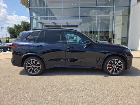 Used 2026 BMW X5 xDrive40i w/ M Sport Package AWD/4WD image 2