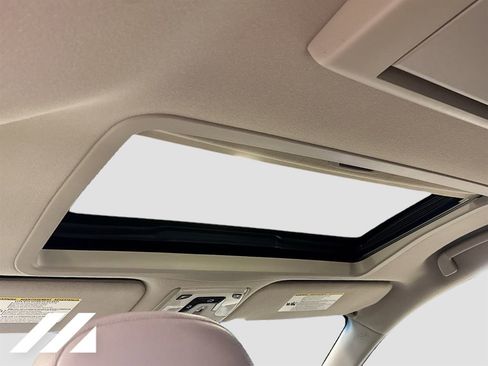 Used 2014 Toyota Sienna XLE w/ Entertainment Package image 23