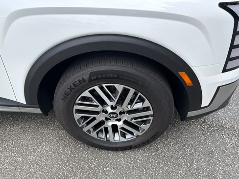 Used 2026 Hyundai Palisade SEL FWD image 13