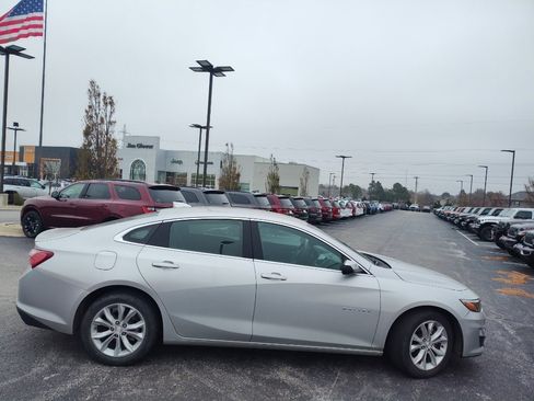 Used 2022 Chevrolet Malibu LT image 8