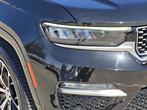 Used 2022 Jeep Grand Cherokee Summit image 11