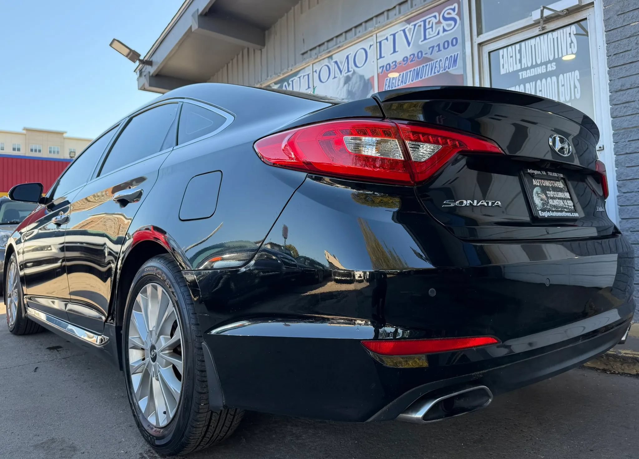 Used 2015 Hyundai Sonata Limited w/ Option Group 06 FWD image 5