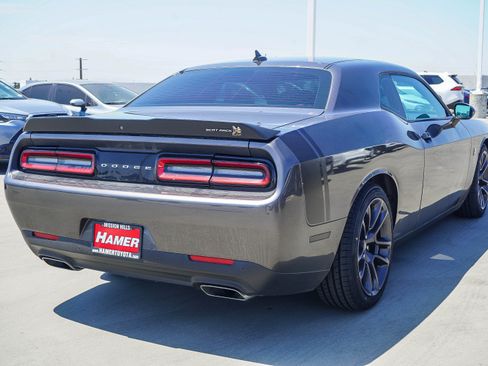 Used 2021 Dodge Challenger R/T Scat Pack w/ Driver Convenience Group RWD image 5