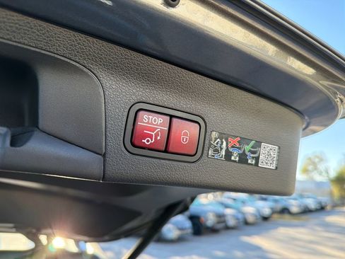 Used 2025 Mercedes-Benz GLS 450 4MATIC image 34