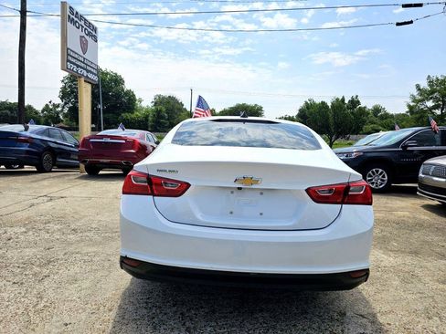 Used 2018 Chevrolet Malibu LS image 4