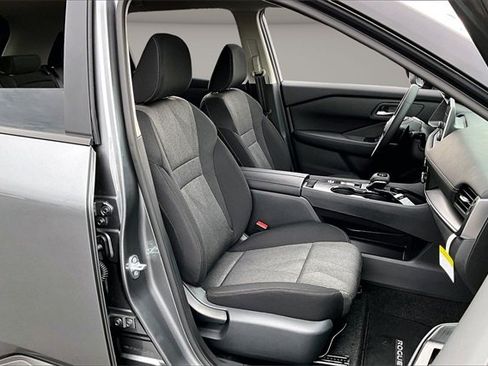 New 2026 Nissan Rogue SV image 10