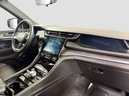 Used 2022 Jeep Grand Cherokee L Overland w/ Advanced Protech Group III AWD/4WD image 31