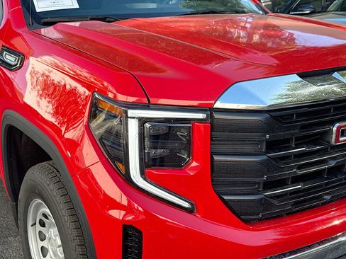 Used 2025 GMC Sierra 1500 Pro w/ Convenience Package RWD image 23