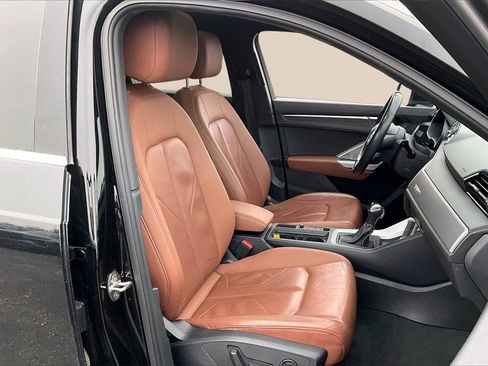 Used 2020 Audi Q3 2.0T Premium Plus w/ Premium Plus Package image 31