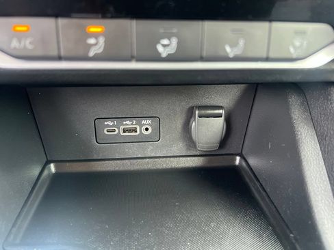 Certified 2022 Nissan Sentra SV FWD image 50