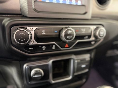 Used 2023 Jeep Gladiator Sport AWD/4WD image 20