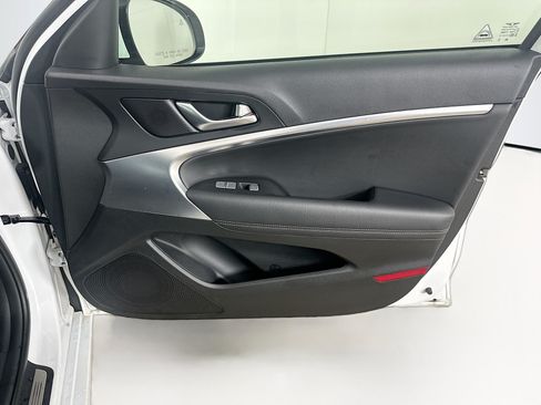 Used 2025 Genesis G70 2.5T AWD/4WD image 31