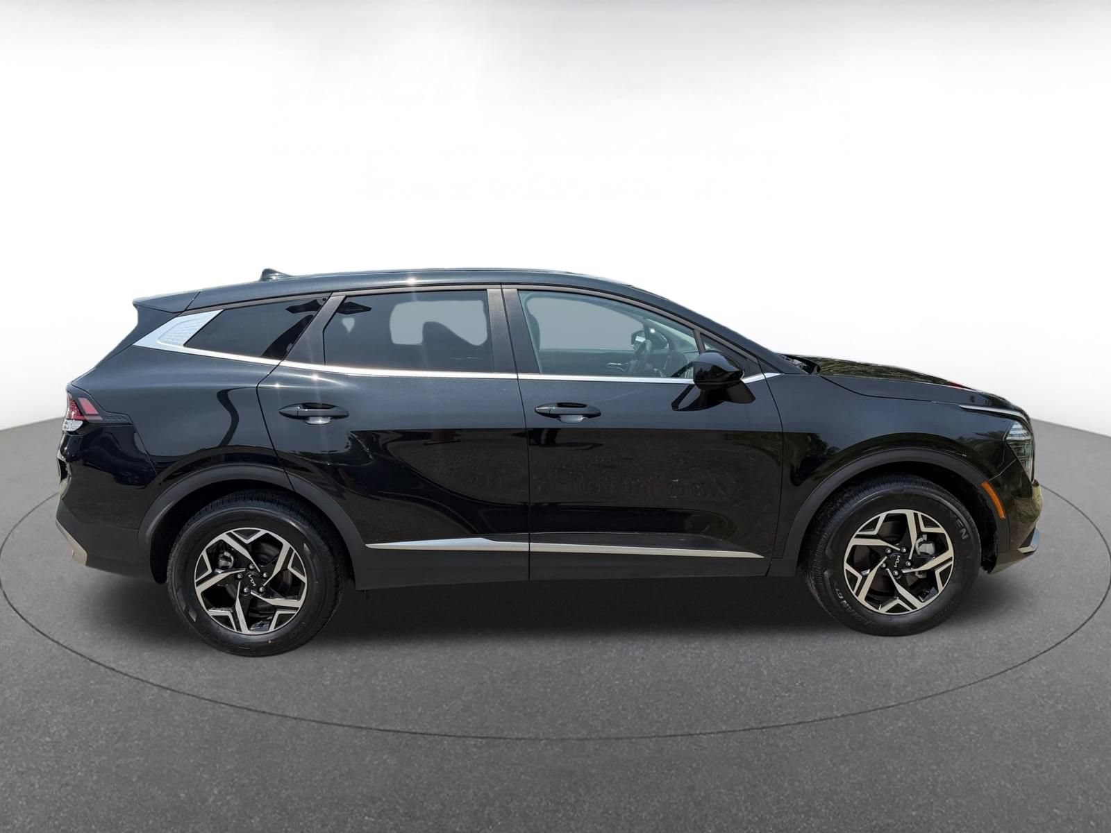Used 2025 Kia Sportage LX AWD/4WD image 14