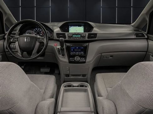 Used 2016 Honda Odyssey SE image 7
