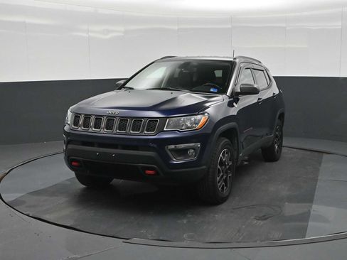 Used 2019 Jeep Compass Trailhawk w/ Popular Equipment Group AWD/4WD image 28