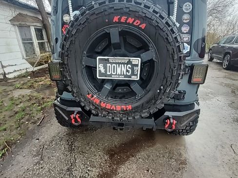 Used 2014 Jeep Wrangler Unlimited Sahara w/ Connectivity Group image 7