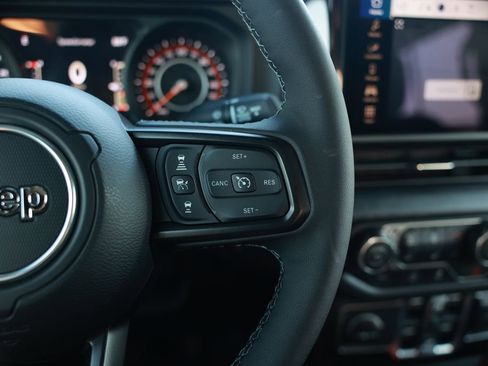 New 2026 Jeep Gladiator Sport AWD/4WD image 19