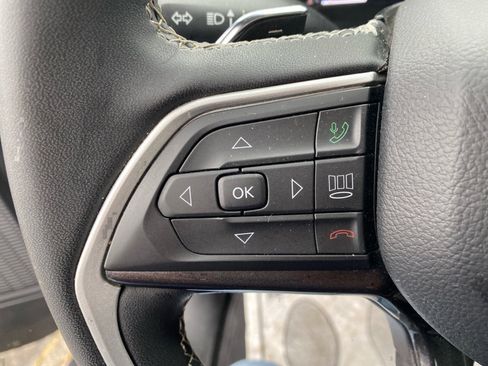 Used 2023 Jeep Grand Cherokee Laredo AWD/4WD image 16