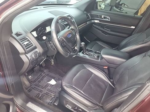 Used 2018 Ford Explorer Limited w/ Equipment Group 301A AWD/4WD image 3
