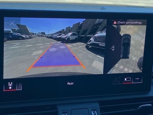 Used 2024 Audi Q5 e Premium Plus w/ Premium Plus Package image 17