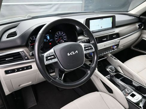 Used 2022 Kia Telluride EX w/ EX Premium Package AWD/4WD image 13