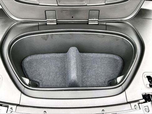 Used 2023 Volvo XC40 Recharge Plus w/ Protection Package Premier image 33