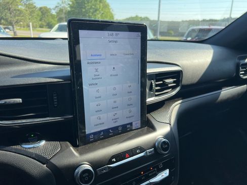 Used 2020 Ford Explorer ST w/ Premium Technology Package image 10