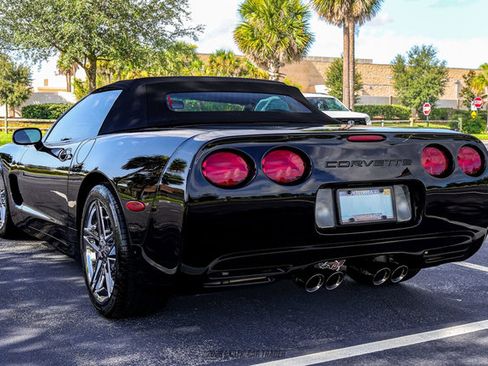 Used 1998 Chevrolet Corvette Convertible w/ Memory Pkg RWD image 16