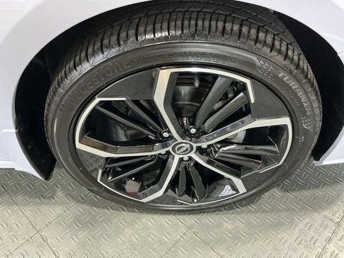 Used 2024 Nissan Altima 2.5 SR w/ SR Premium Package image 30