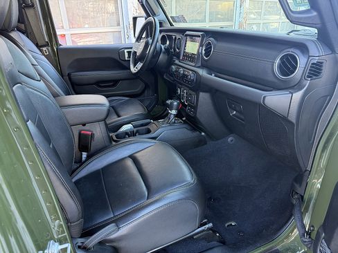 Used 2021 Jeep Gladiator Overland w/ Popular Equipment Package image 14