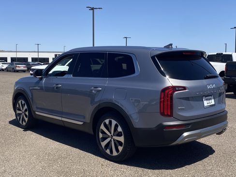 Used 2022 Kia Telluride EX w/ EX Premium Package AWD/4WD image 4