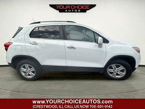 Used 2017 Chevrolet Trax LT w/ LT Convenience Package AWD/4WD image 6