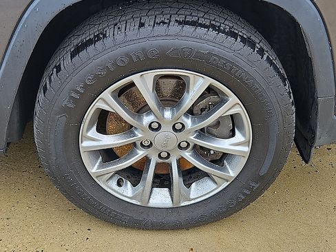 Used 2021 Jeep Cherokee Latitude Lux w/ Sun & Sound Group AWD/4WD image 9