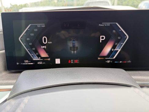 New 2026 BMW X7 xDrive40i w/ Executive Package image 18