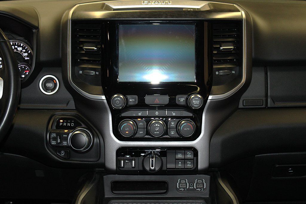 Used 2022 RAM 1500 Big Horn AWD/4WD image 16
