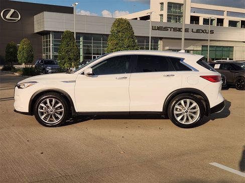 Used 2019 INFINITI QX50 Essential w/ Premium Heat Package image 4