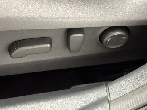 Used 2025 Subaru Outback Premium image 19