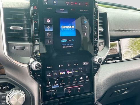 Used 2025 RAM 1500 Laramie w/ Night Edition AWD/4WD image 15