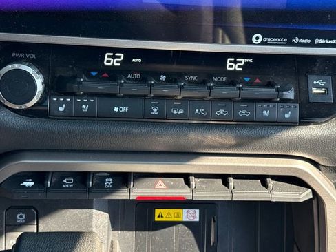 Used 2023 Toyota Tundra Limited image 31