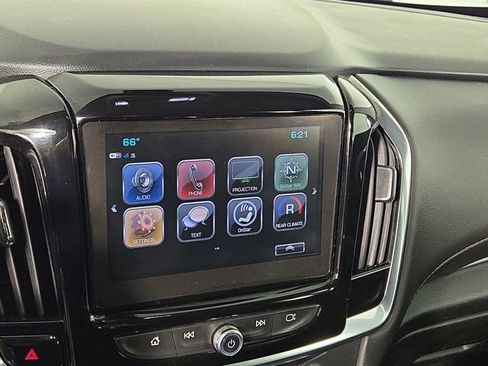 Used 2019 Chevrolet Traverse LT FWD image 18
