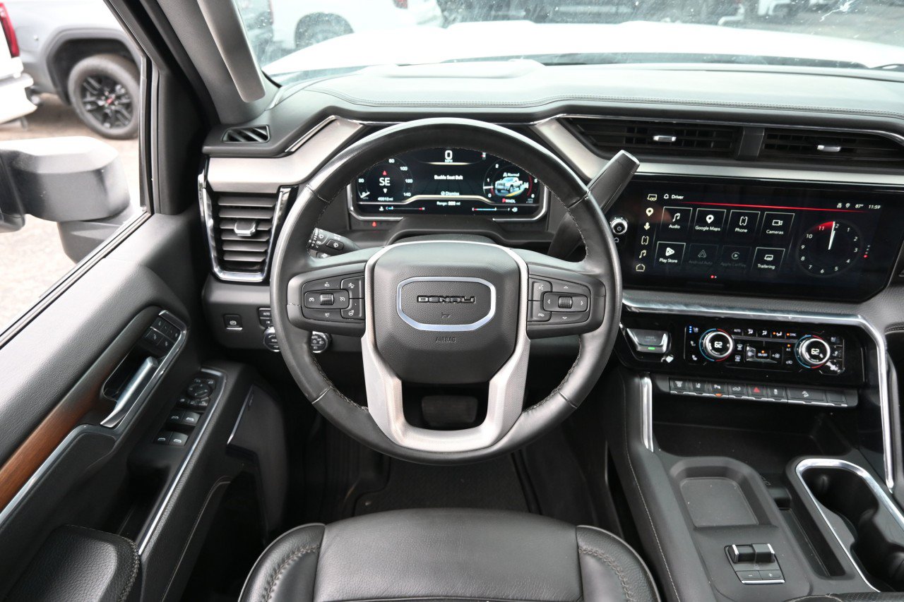 Used 2025 GMC Sierra 2500 Denali w/ Technology Package AWD/4WD image 9