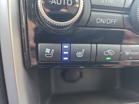 Used 2022 Subaru Ascent Touring w/ Popular Package #2A AWD/4WD image 23