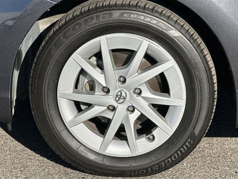 Used 2013 Toyota Prius V Three image 32