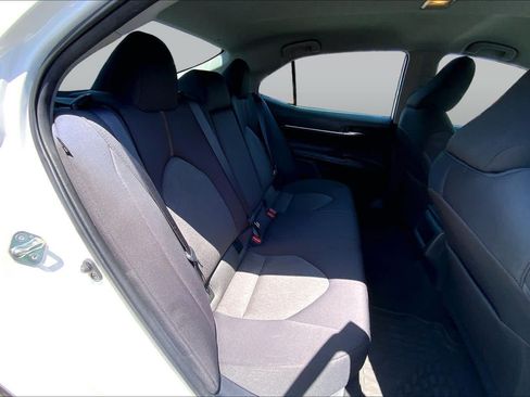 Used 2020 Toyota Camry LE FWD image 19