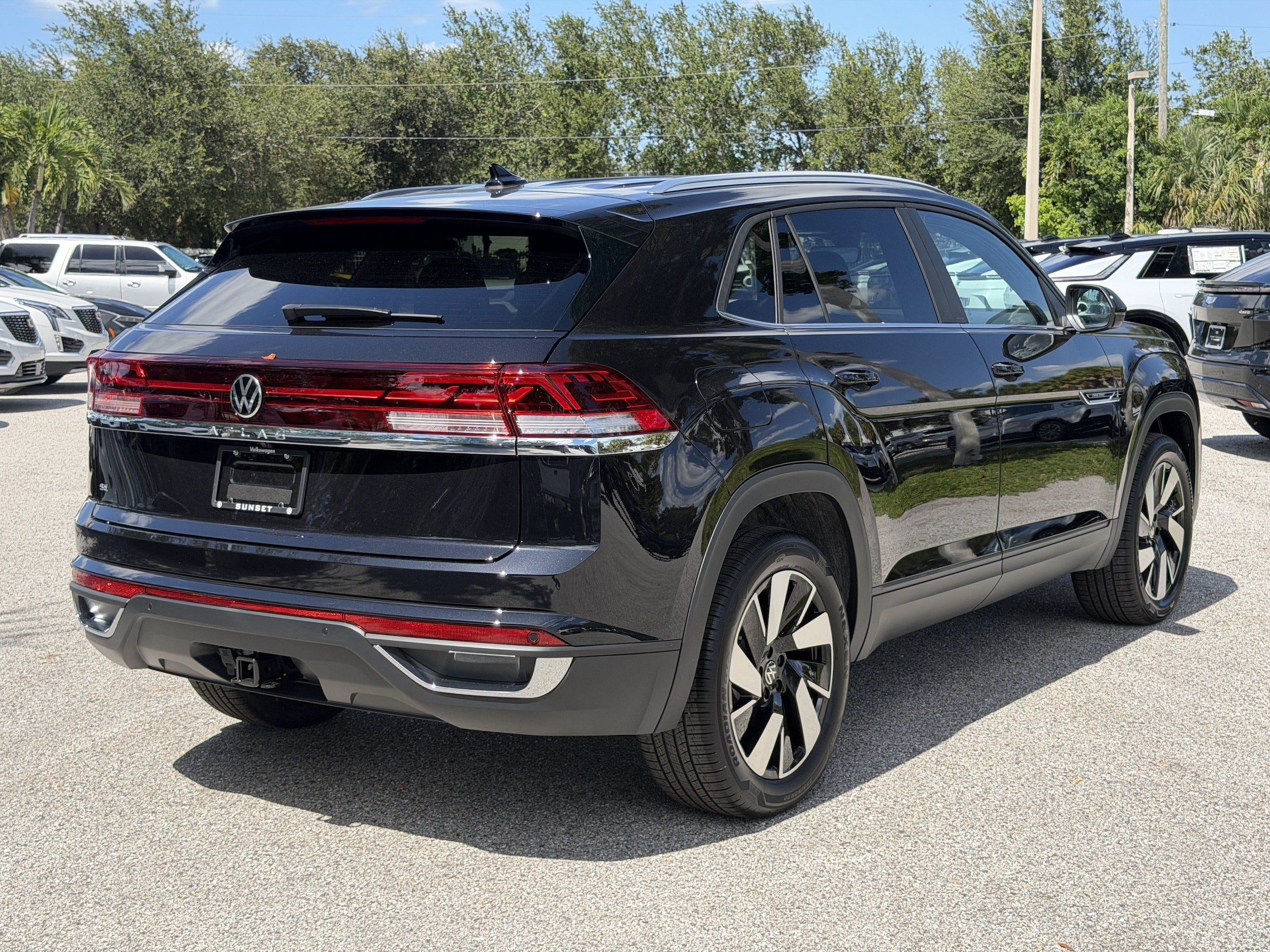 New 2026 Volkswagen Atlas Cross Sport SE FWD image 7