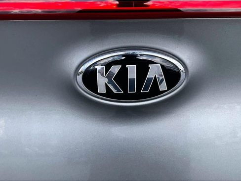 Used 2020 Kia Sportage LX image 10