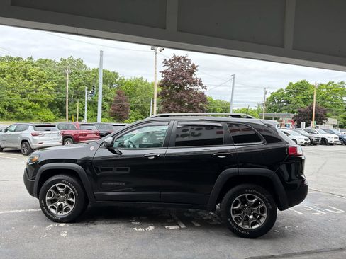 Used 2021 Jeep Cherokee Trailhawk w/ Sun, Sound & Nav Group AWD/4WD image 4