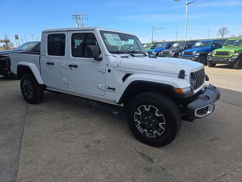 New 2026 Jeep Gladiator Sport AWD/4WD image 14