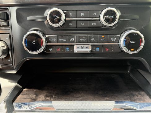 Used 2023 Ford F250 Lariat w/ Lariat Ultimate Package AWD/4WD image 27